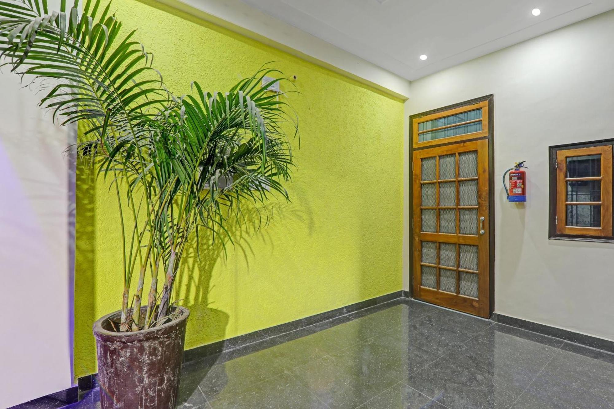Hotel O R K Hotels Lucknow Ngoại thất bức ảnh